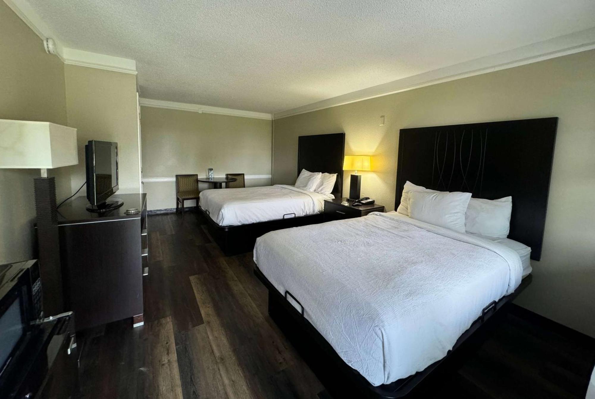 Travelodge By Wyndham Tuscaloosa Exterior foto