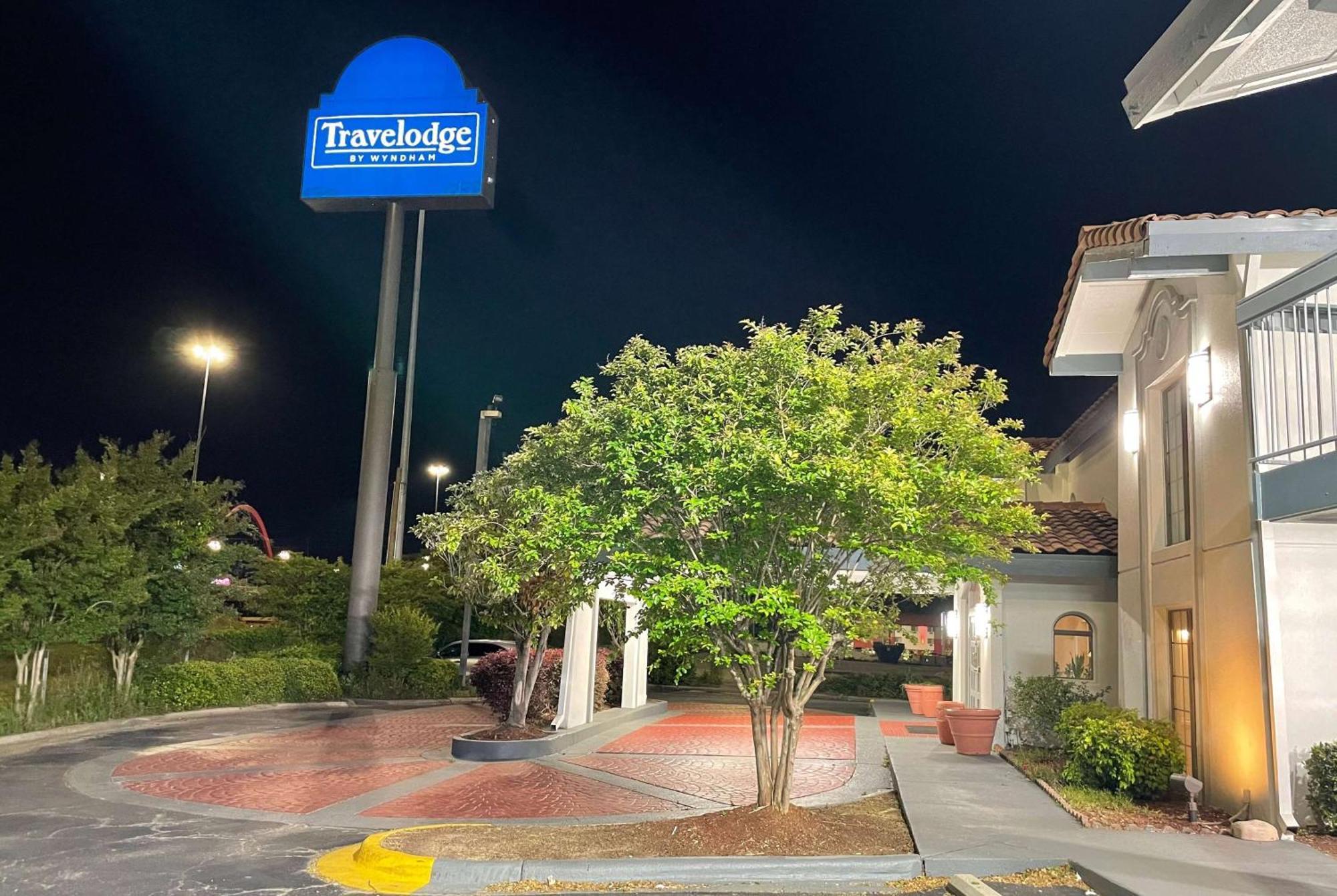 Travelodge By Wyndham Tuscaloosa Exterior foto